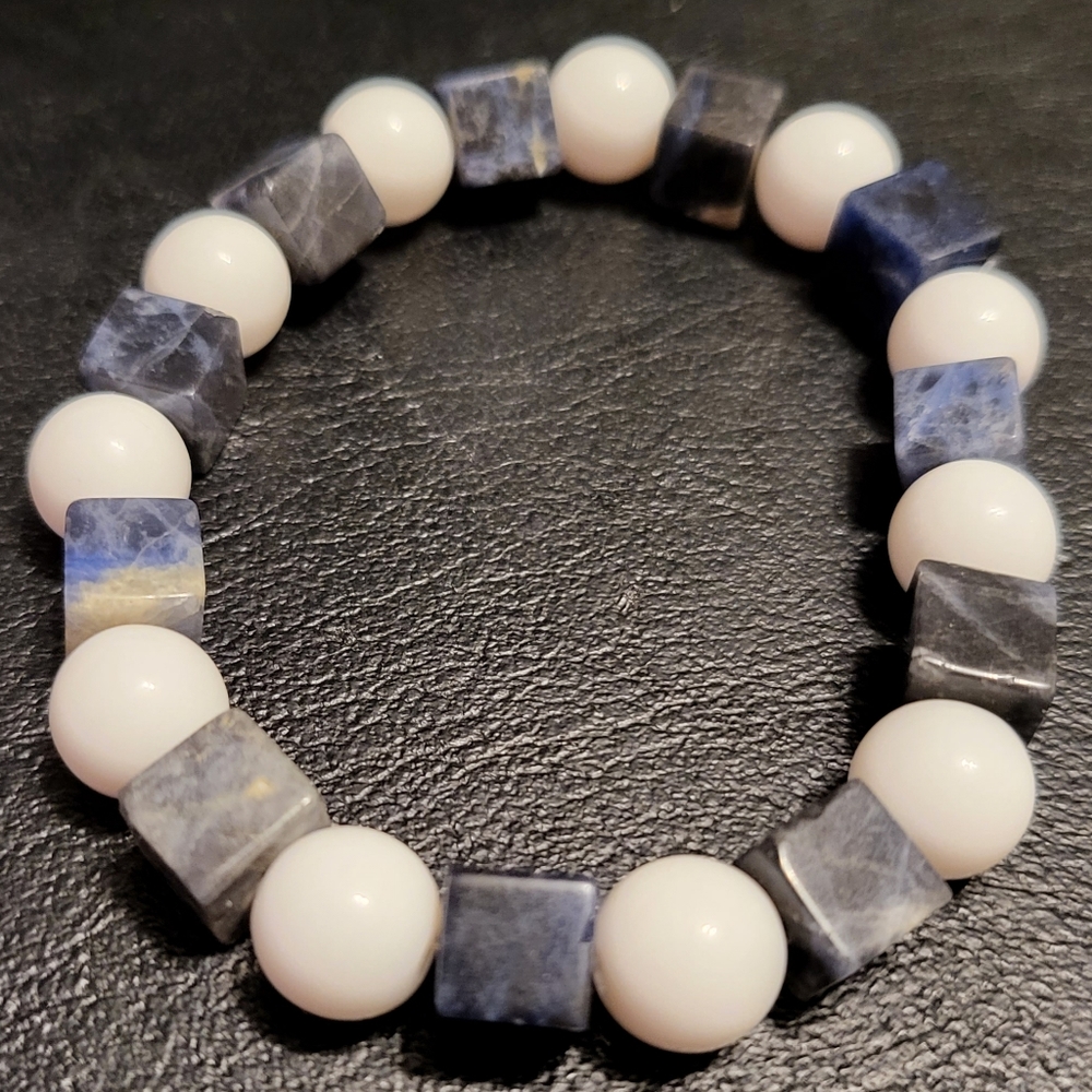 Lapis Lazuli and White Bead Bracelet